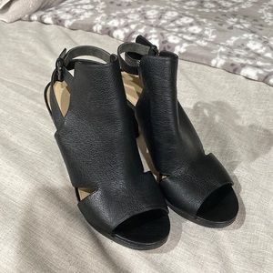 Viga Spiga size 10 black heels in Excellent Condition